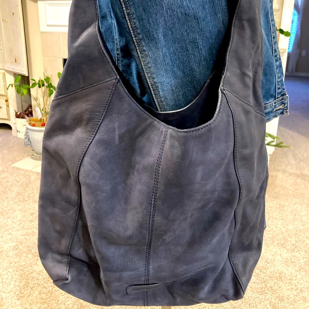 Get LUCKY with this LUCKY BRAND supple leather bag  Perfect color for all wears